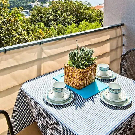 Apartment Leana